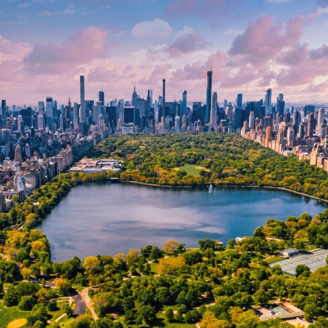 מתכננים לטוס לניו יורק (NYC): לא טסים בלי eSIM לארה